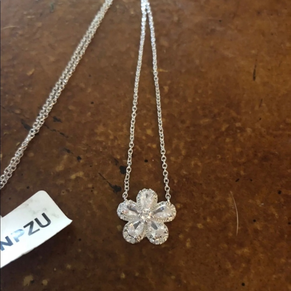 Charmed aroma necklace